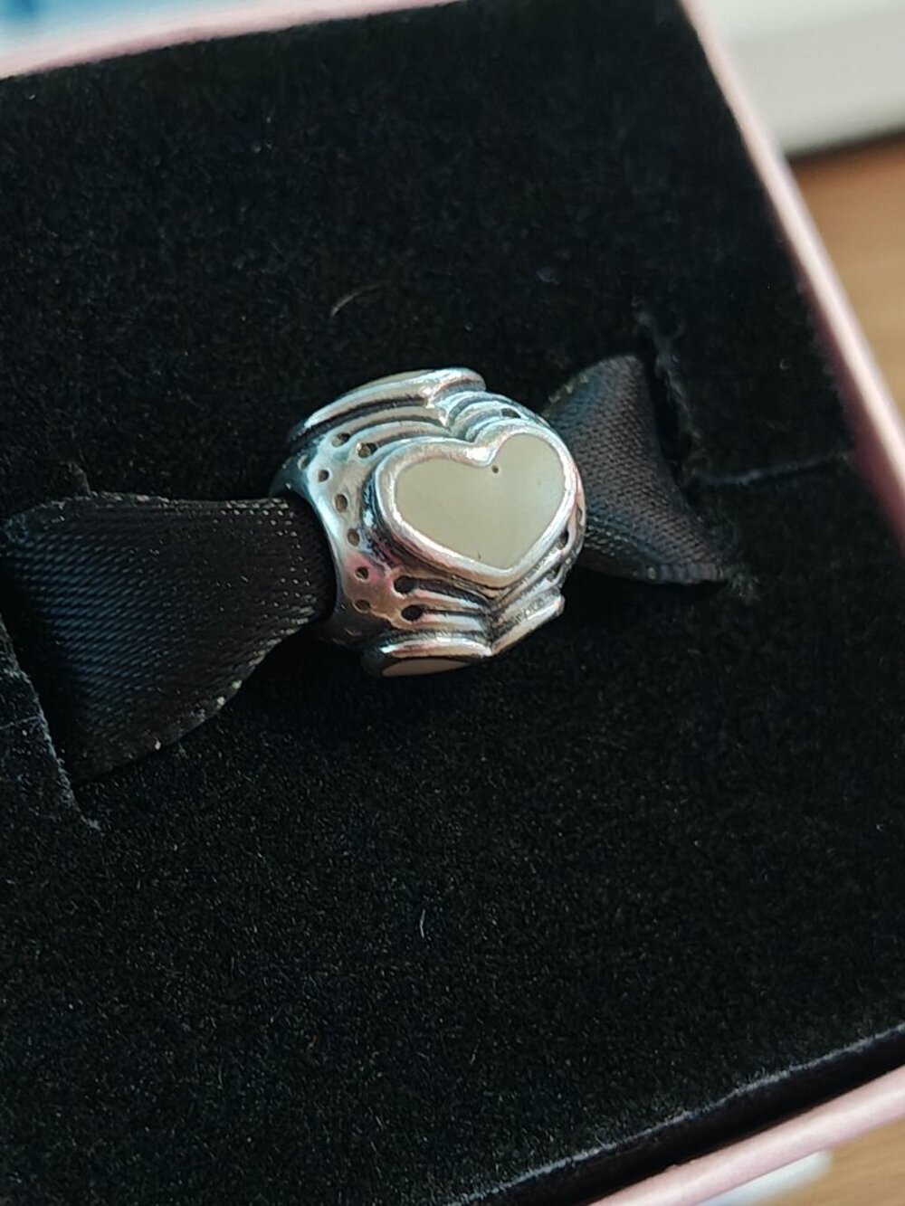 Authentic Pandora Light Grey Enamel Hearts Charm – 790591EN26 Sterling Silver - Picture 5 of 9